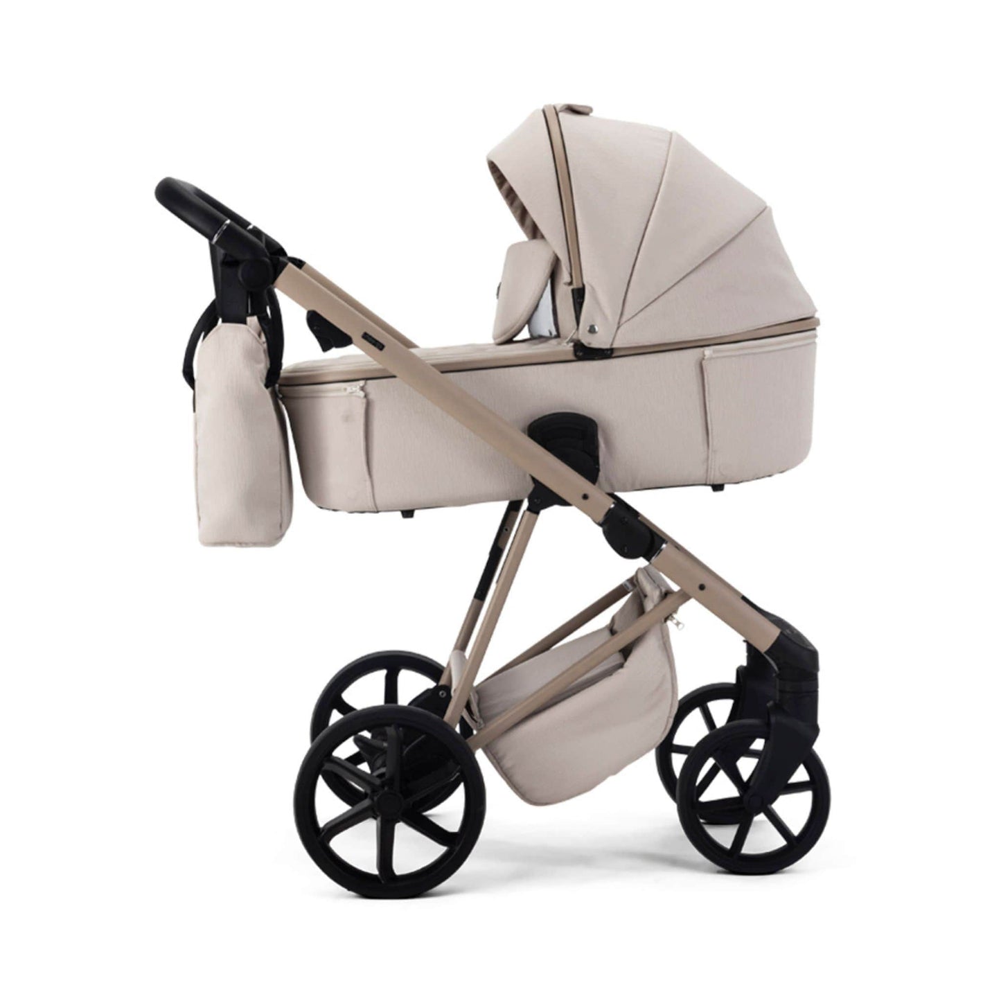 Mee-go-Milano-Natura-2in1-pram-vanilla-colour-right-side-facing-hood-up-with-changing-bag