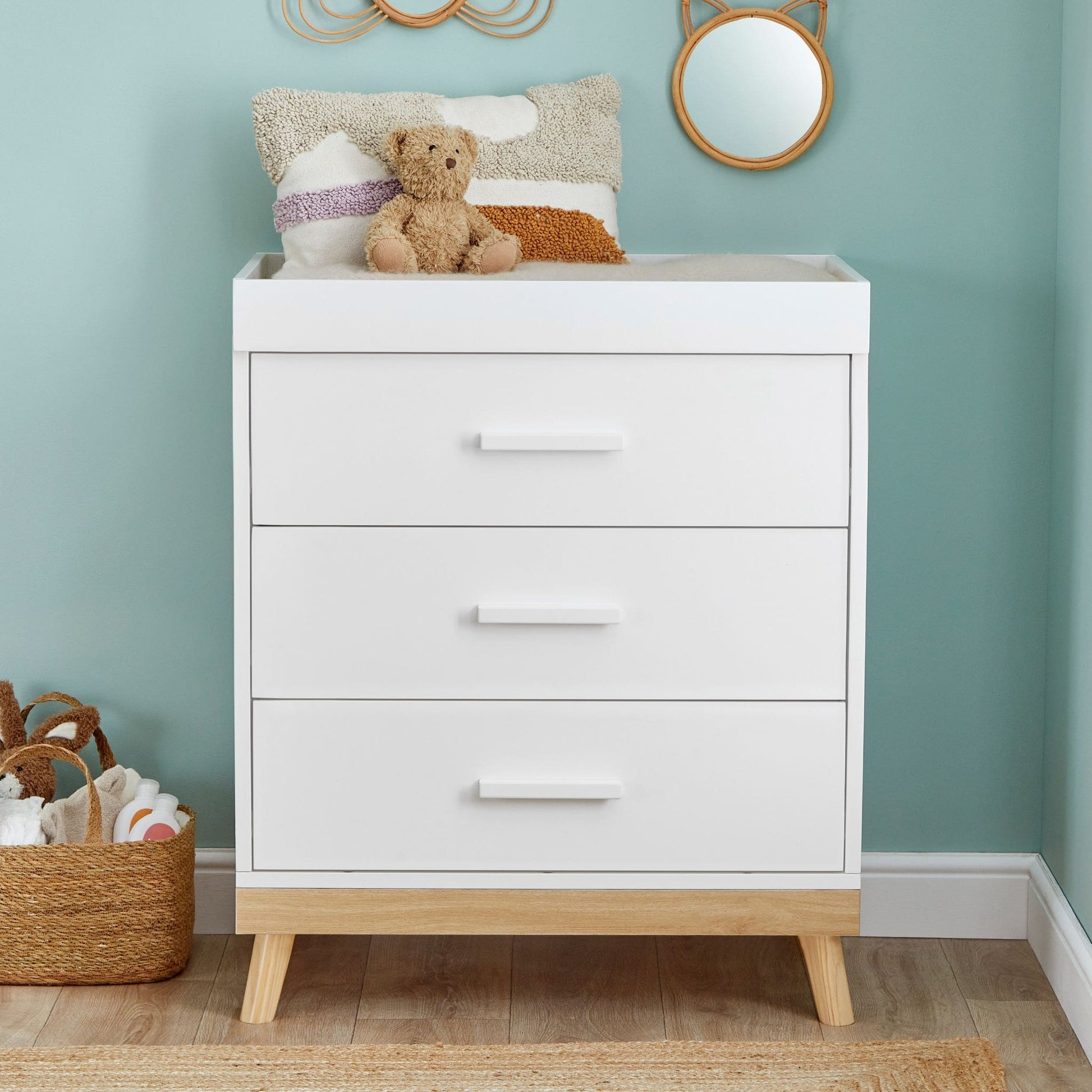 Babymore-Mona-Mini-2-piece-nursery-furniture-set-changer-white3