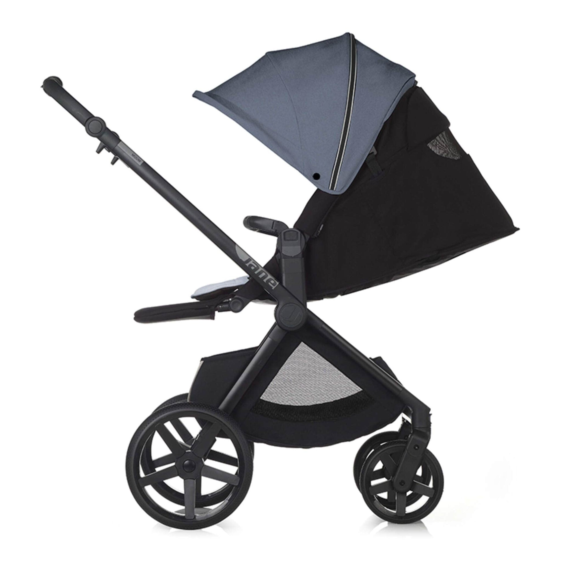 Muum-4-Pushchair-Reclined-Seal