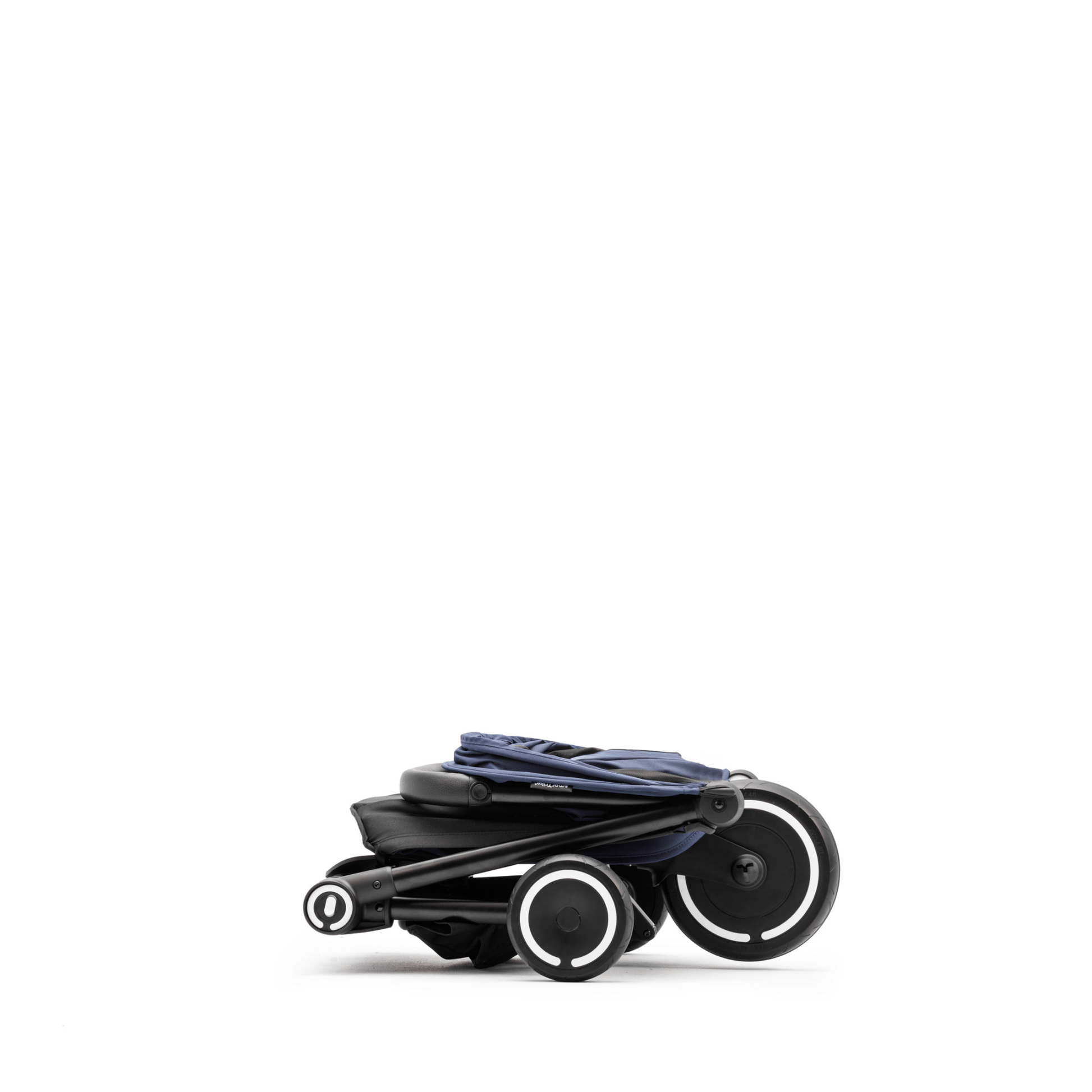 smarTrike-Stroller-folded-midnight-blue