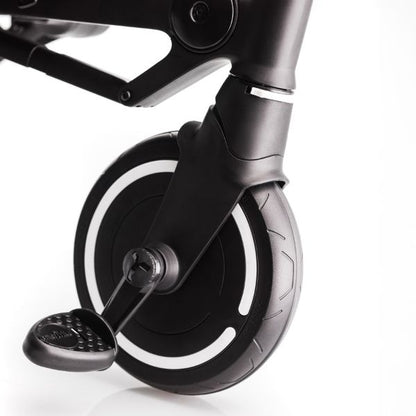 smarTrike-Stroller-wheel-and-pedal-close-up-onyx-black5