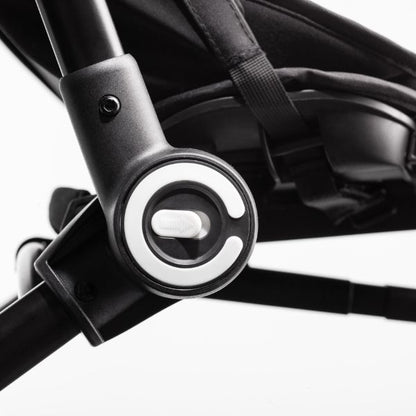 smarTrike-Stroller-side-close-up-onyx-black6