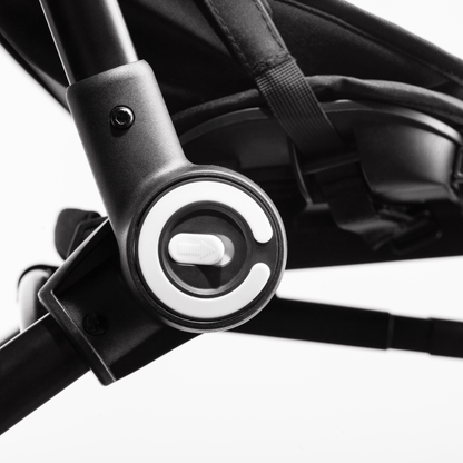 smarTrike-Stroller-close-up-folding-mechanism-onyx-black